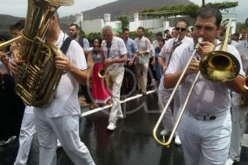  Baño de autoridades en las bodas de oro de la Traída del Agua (Foto TA)